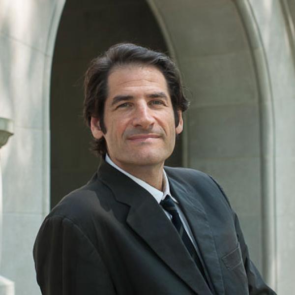 Thomas Beller headshot