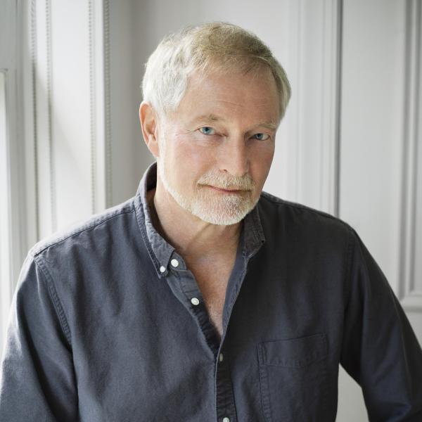 Erik Larson Headshot