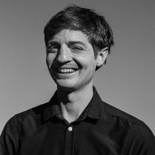 Headshot of Simon Rich
